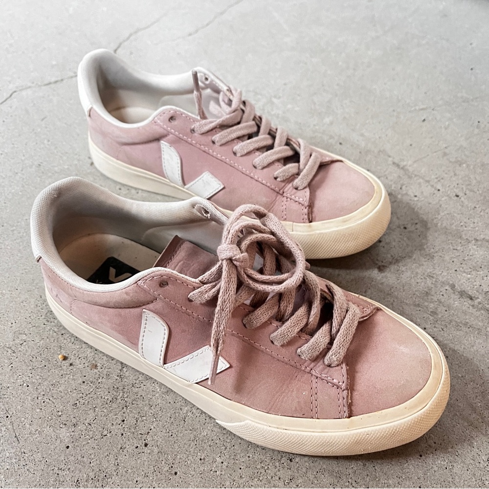 Women’s Vejas Pink Sneakers US 6